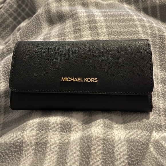 Michael Kors Jet Set Travel Wallet - Black - Picture 5 of 9